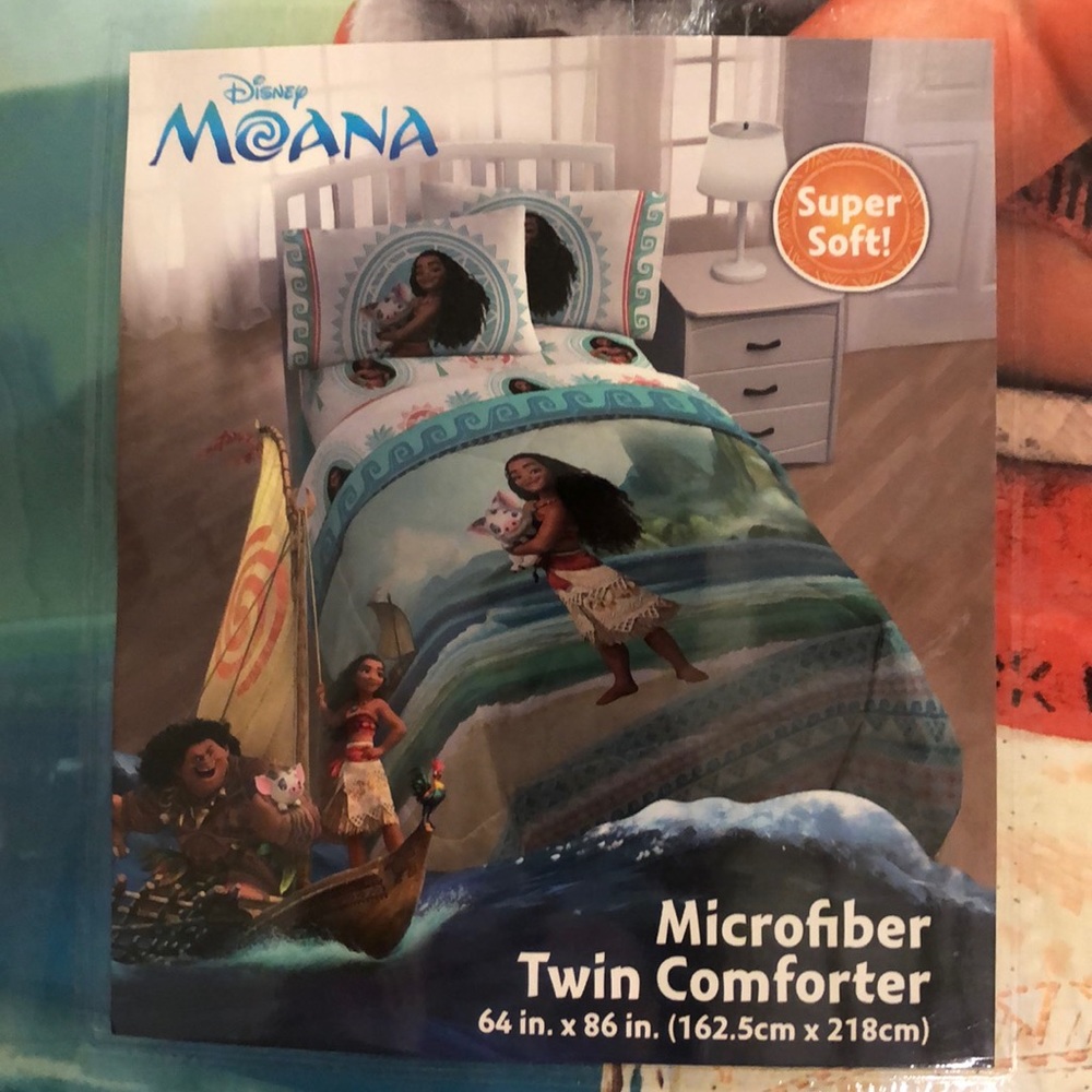 Disney Moana twin comforter NWOT
